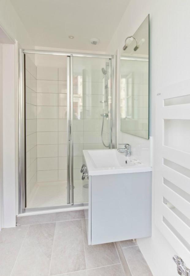 Hotel Le Saphir Biarritz Room photo